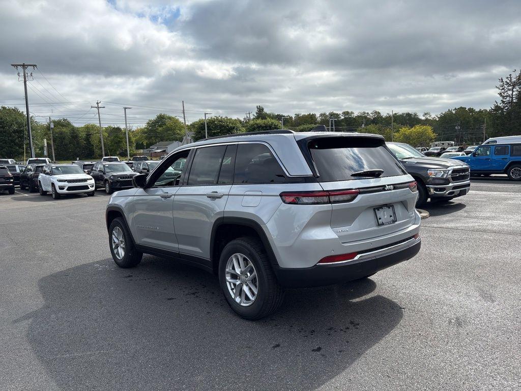 new 2025 Jeep Grand Cherokee car, priced at $40,153