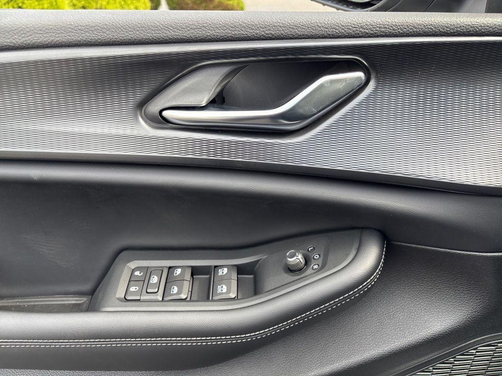 new 2025 Jeep Grand Cherokee car, priced at $40,153