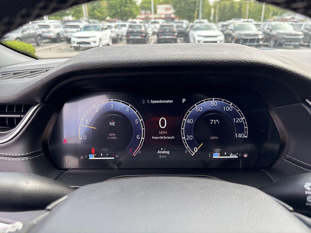 new 2025 Jeep Grand Cherokee car, priced at $40,153