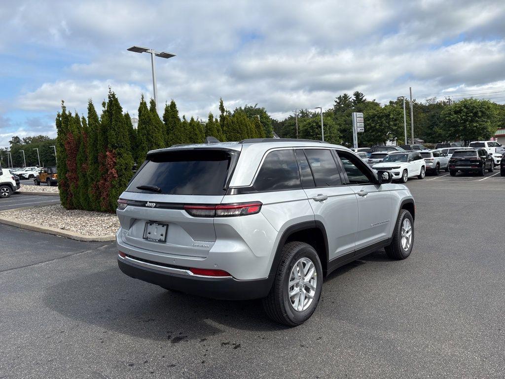 new 2025 Jeep Grand Cherokee car, priced at $40,153