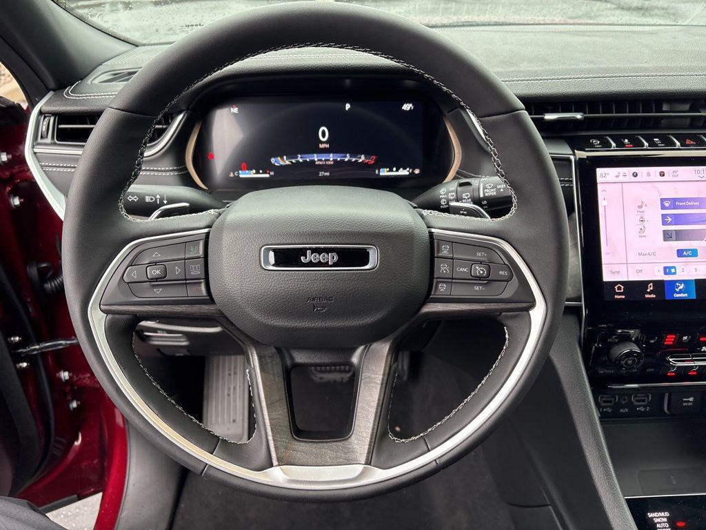 new 2025 Jeep Grand Cherokee car, priced at $48,957