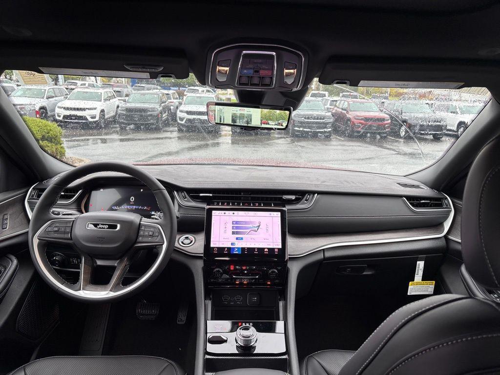 new 2025 Jeep Grand Cherokee car, priced at $48,957