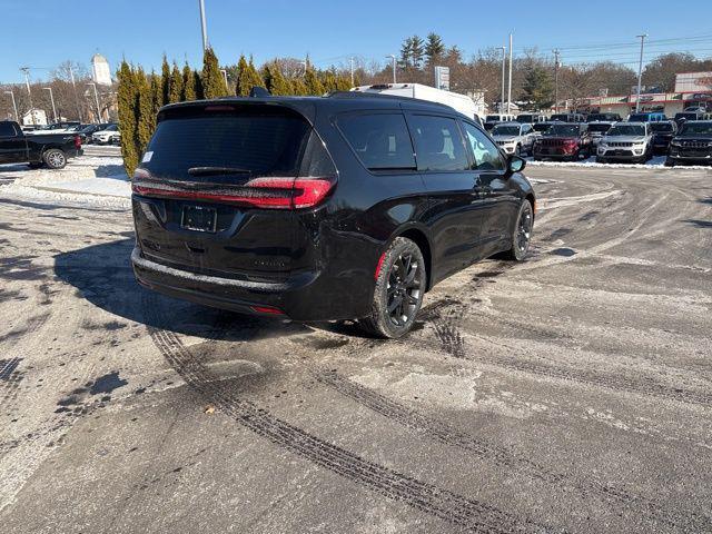 new 2025 Chrysler Pacifica car, priced at $45,714