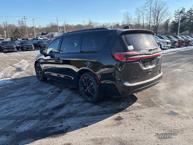 new 2025 Chrysler Pacifica car, priced at $45,714