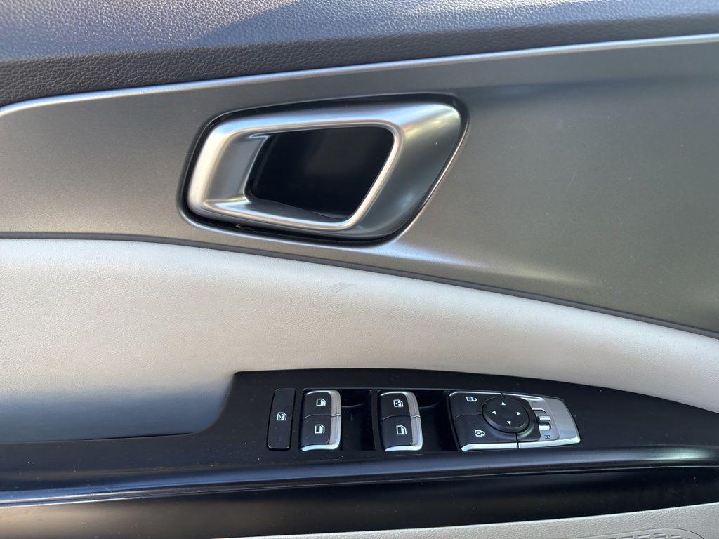 used 2024 Kia Carnival car, priced at $29,000