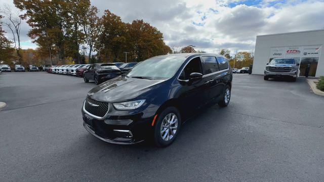 new 2025 Chrysler Pacifica car, priced at $43,483