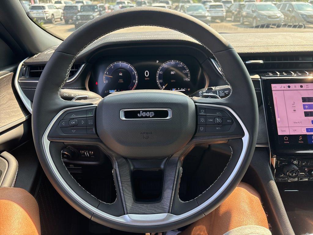 new 2025 Jeep Grand Cherokee car, priced at $46,760