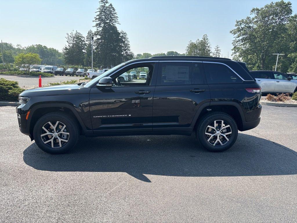new 2025 Jeep Grand Cherokee car, priced at $46,760