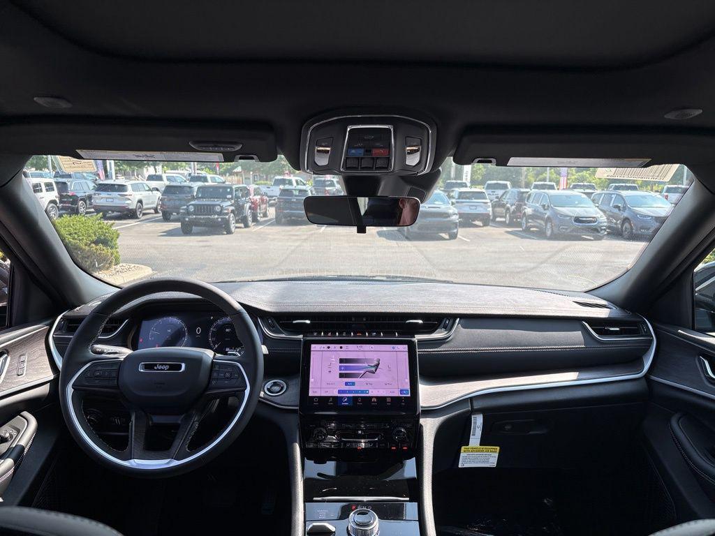 new 2025 Jeep Grand Cherokee car, priced at $46,760