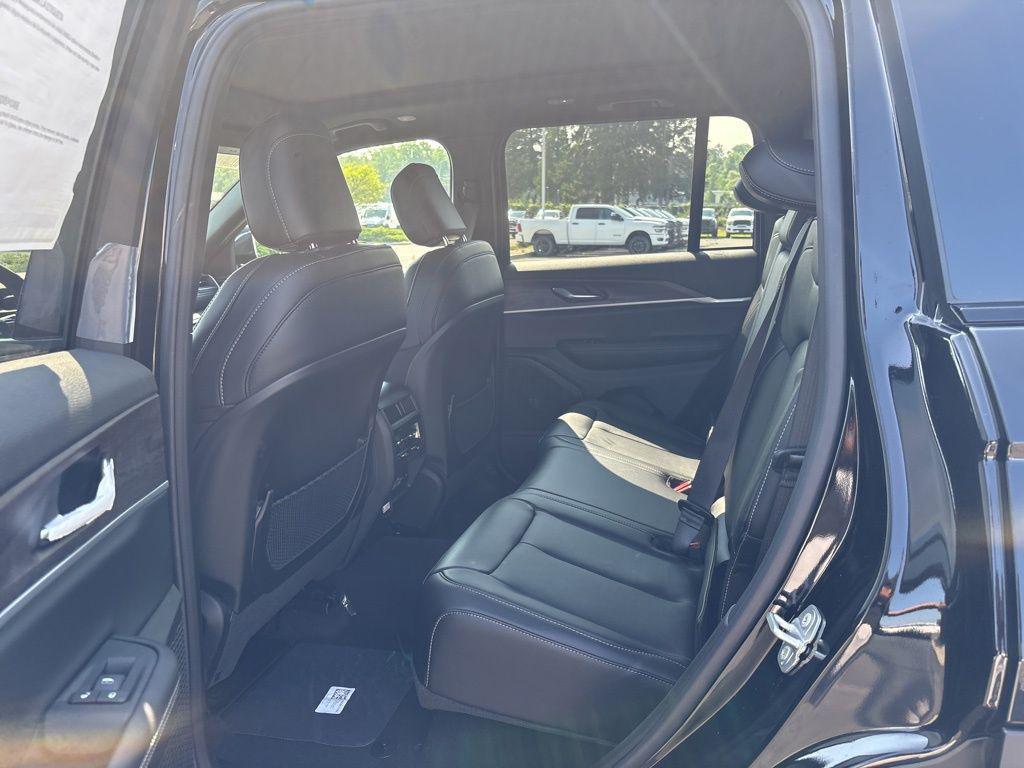 new 2025 Jeep Grand Cherokee car, priced at $46,760