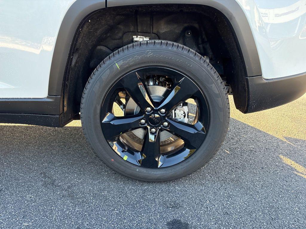 new 2025 Jeep Grand Cherokee car, priced at $48,410