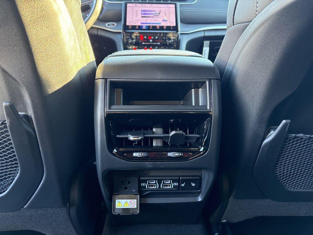 new 2025 Jeep Grand Cherokee car, priced at $48,410