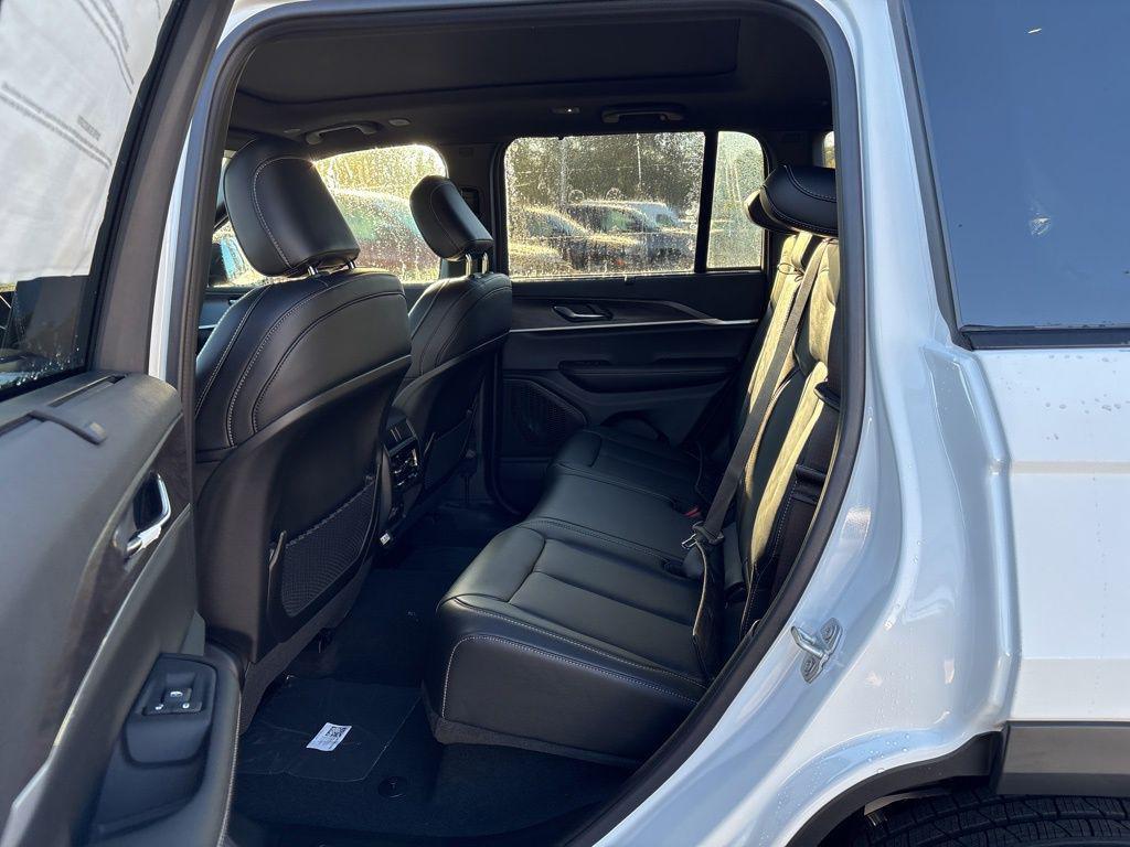 new 2025 Jeep Grand Cherokee car, priced at $48,410