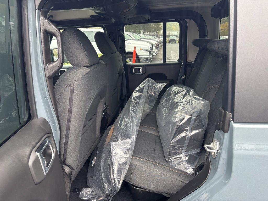 new 2025 Jeep Gladiator car, priced at $47,646