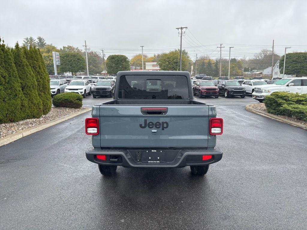 new 2025 Jeep Gladiator car, priced at $47,646