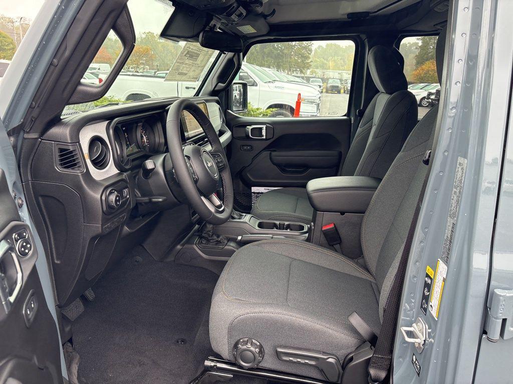 new 2025 Jeep Gladiator car, priced at $47,646