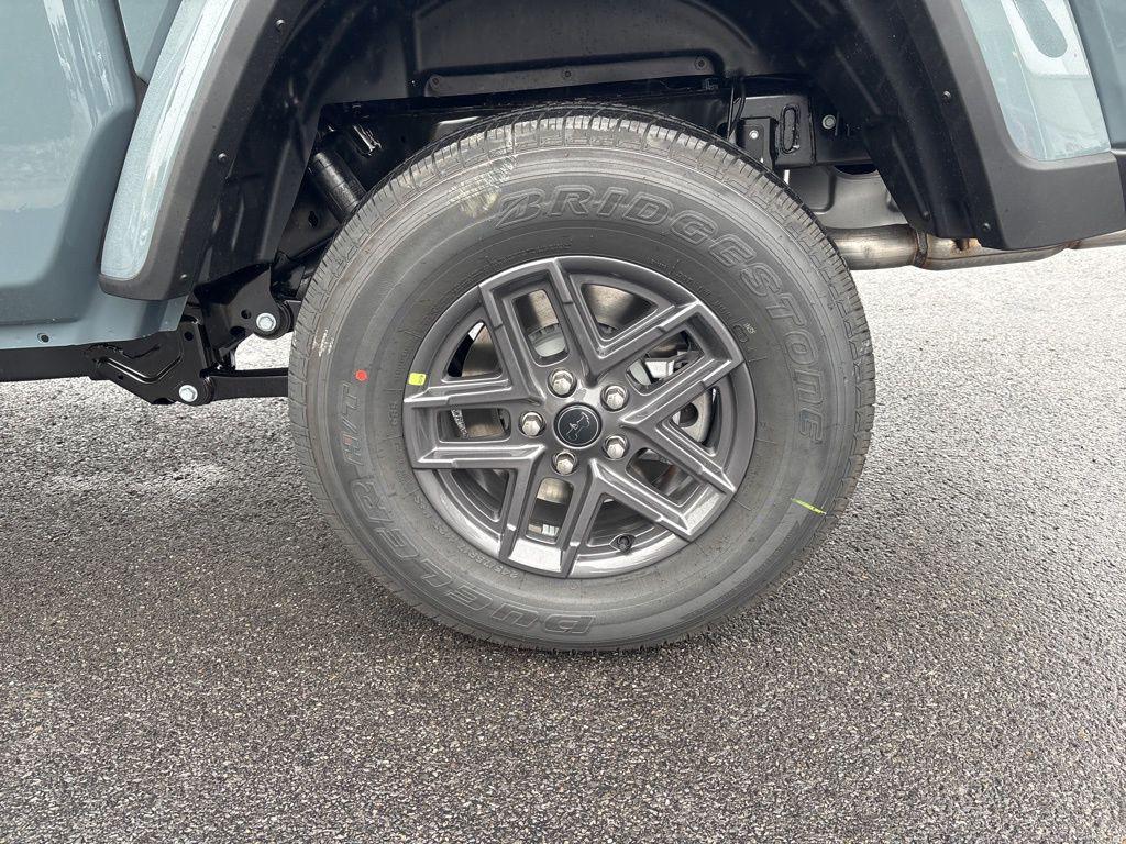 new 2025 Jeep Gladiator car, priced at $47,646