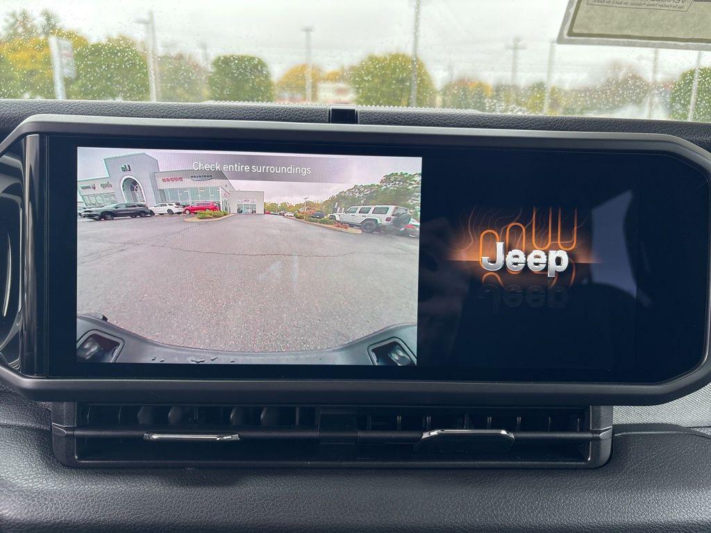 new 2025 Jeep Gladiator car, priced at $47,646