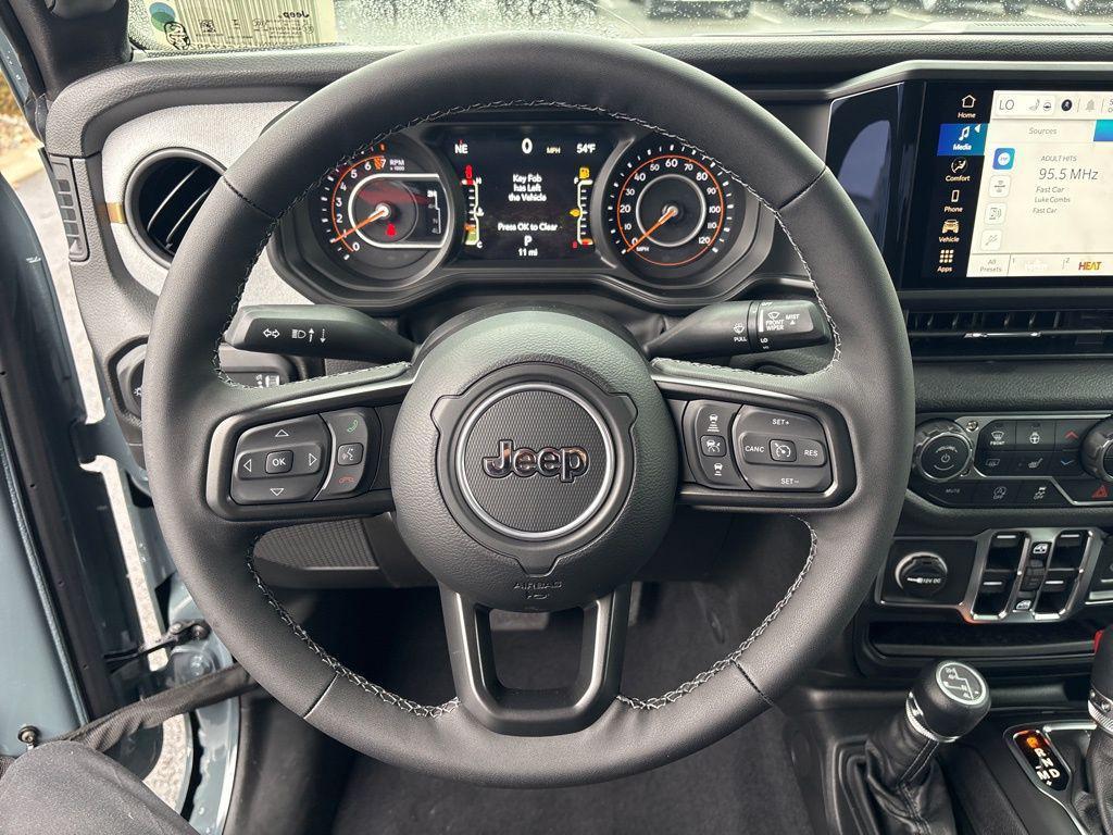 new 2025 Jeep Gladiator car, priced at $47,646