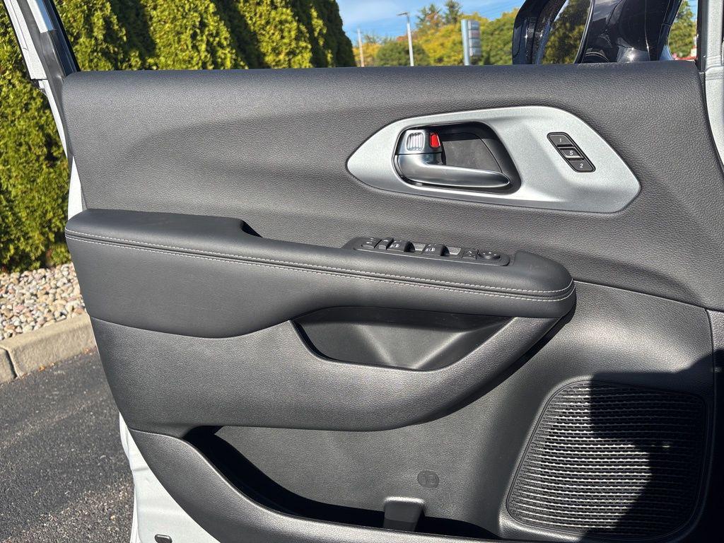 new 2026 Chrysler Pacifica car, priced at $51,141