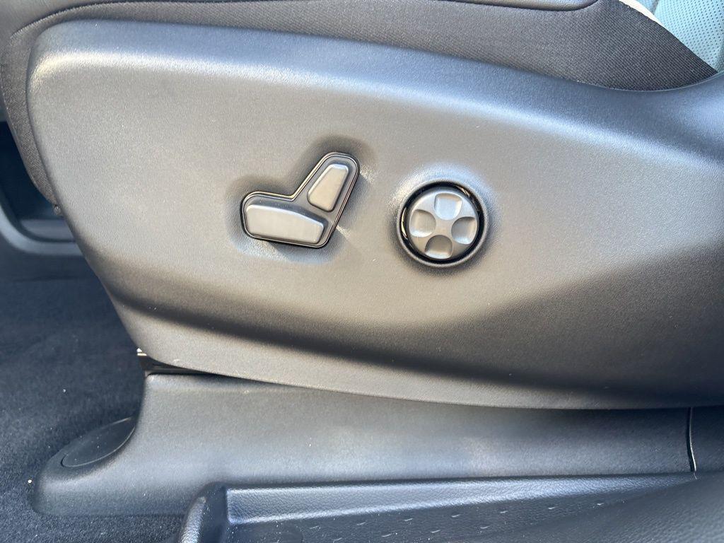 new 2026 Chrysler Pacifica car, priced at $51,141