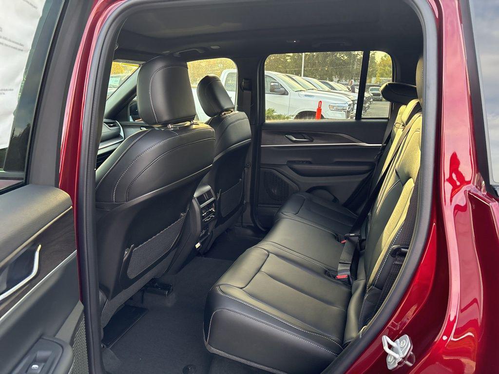 new 2025 Jeep Grand Cherokee car, priced at $50,948