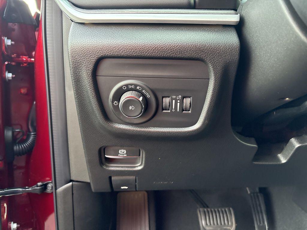 new 2025 Jeep Grand Cherokee car, priced at $50,948