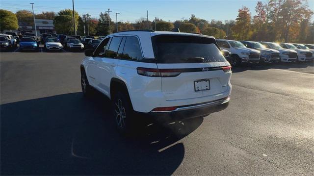 new 2025 Jeep Grand Cherokee car, priced at $45,700