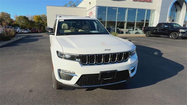 new 2025 Jeep Grand Cherokee car, priced at $45,700