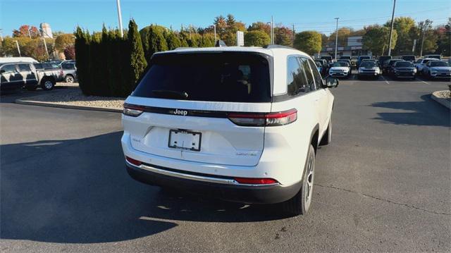 new 2025 Jeep Grand Cherokee car, priced at $45,700