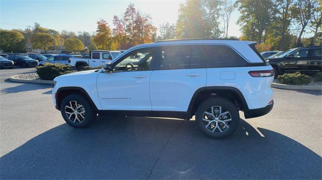 new 2025 Jeep Grand Cherokee car, priced at $45,700