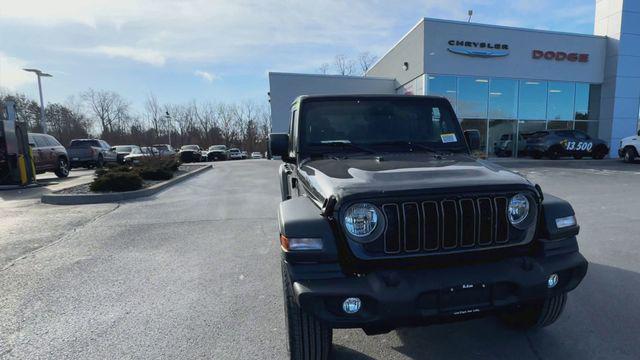 new 2025 Jeep Wrangler car, priced at $49,812