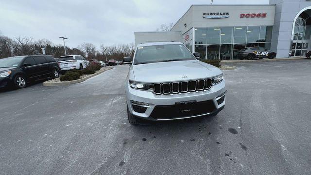 new 2025 Jeep Grand Cherokee car, priced at $44,795