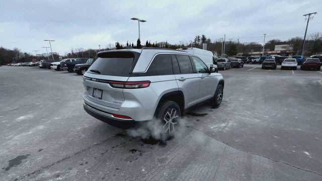 new 2025 Jeep Grand Cherokee car, priced at $44,795