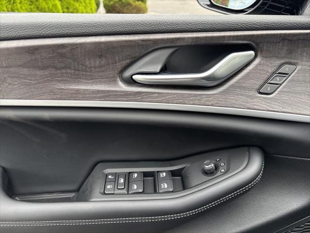 new 2025 Jeep Grand Cherokee car, priced at $48,792