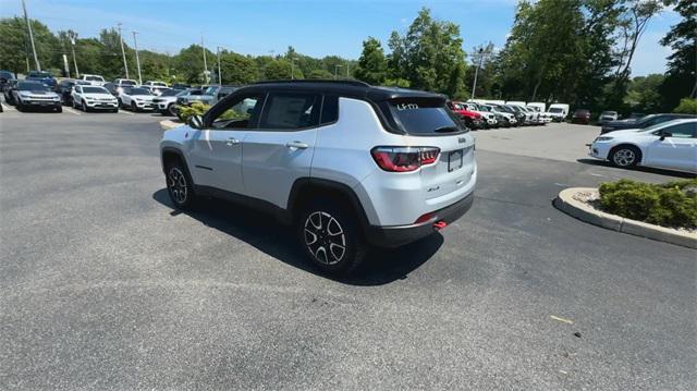 new 2024 Jeep Compass car, priced at $33,840