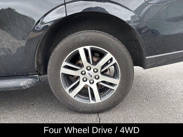 used 2023 Ford Expedition car, priced at $43,544