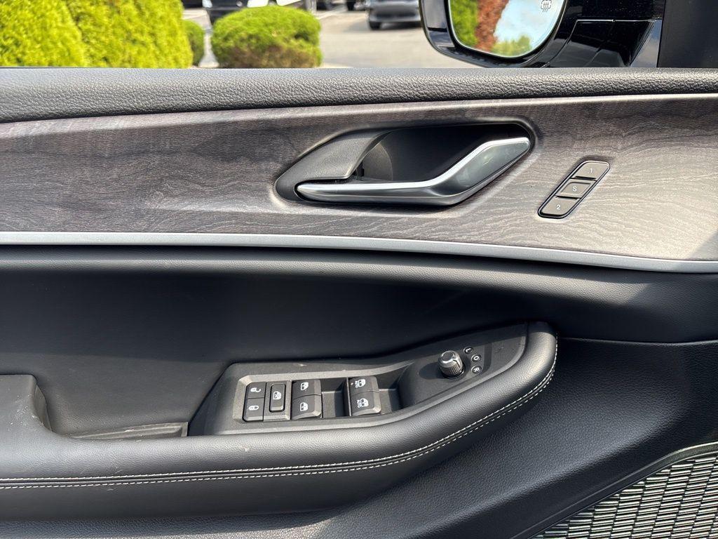 new 2025 Jeep Grand Cherokee car, priced at $50,062