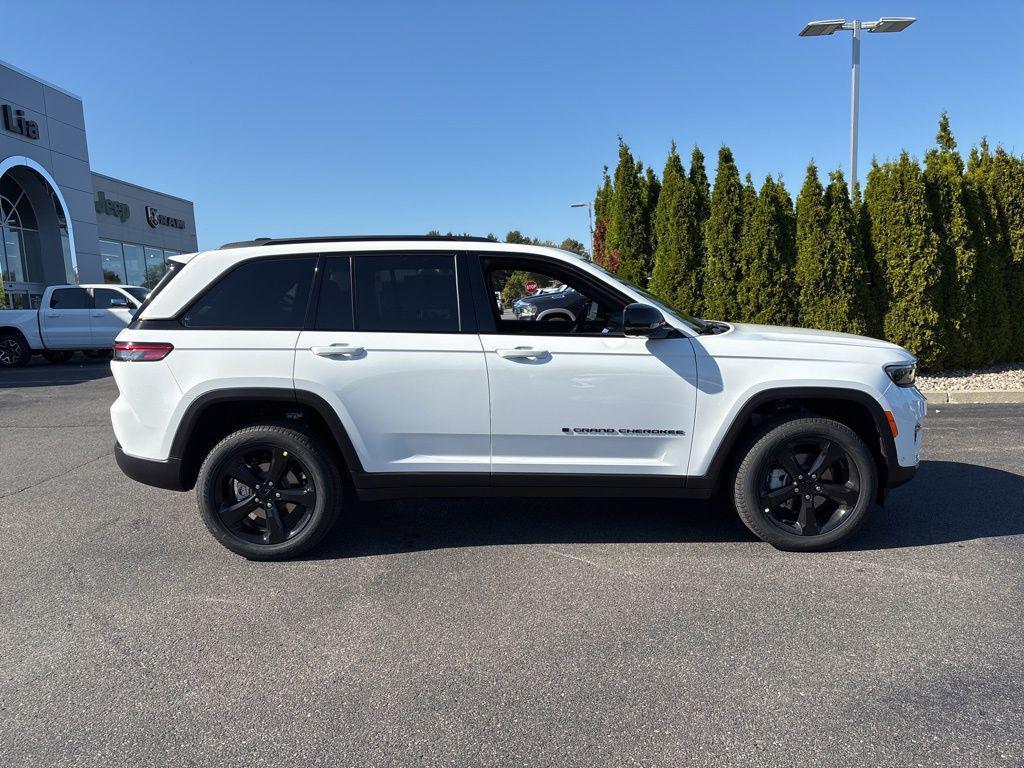 new 2025 Jeep Grand Cherokee car, priced at $50,612