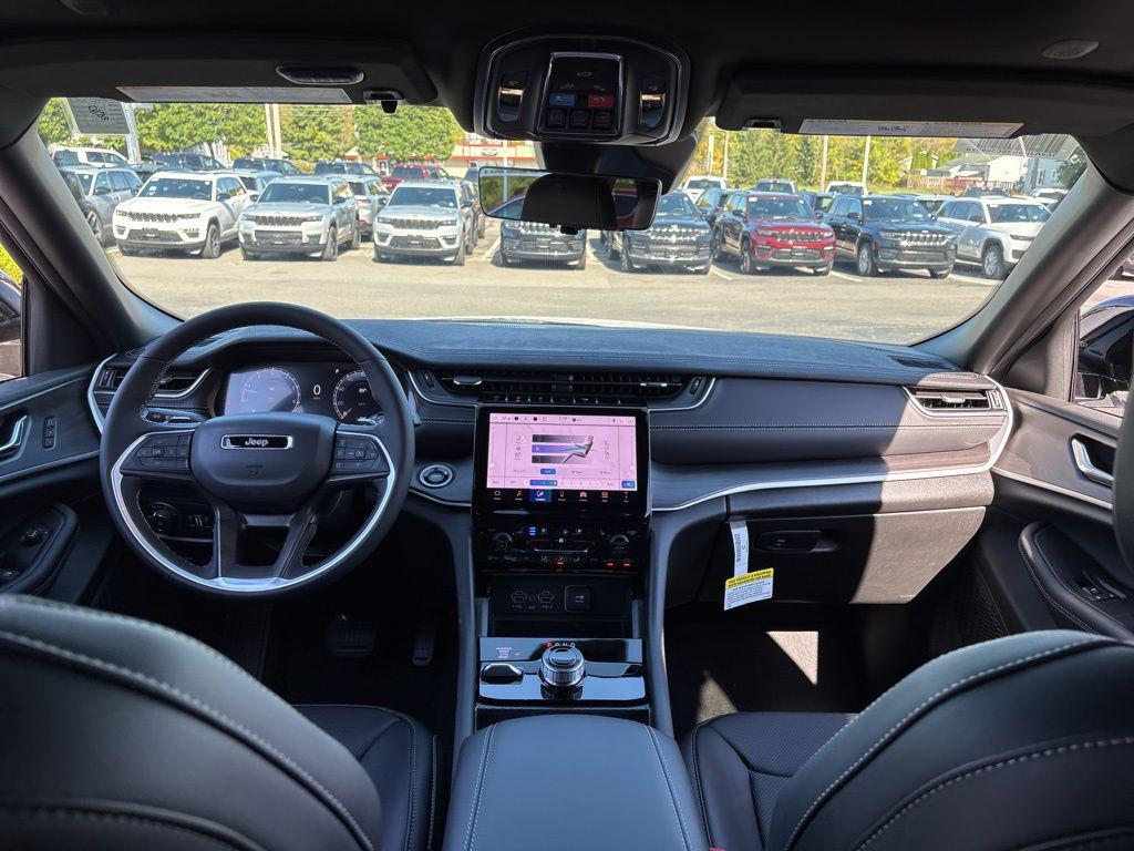 new 2025 Jeep Grand Cherokee car, priced at $50,612