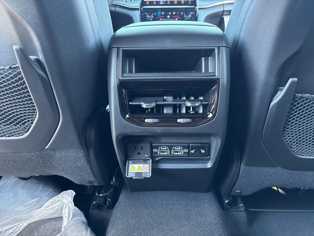 new 2025 Jeep Grand Cherokee car, priced at $50,612