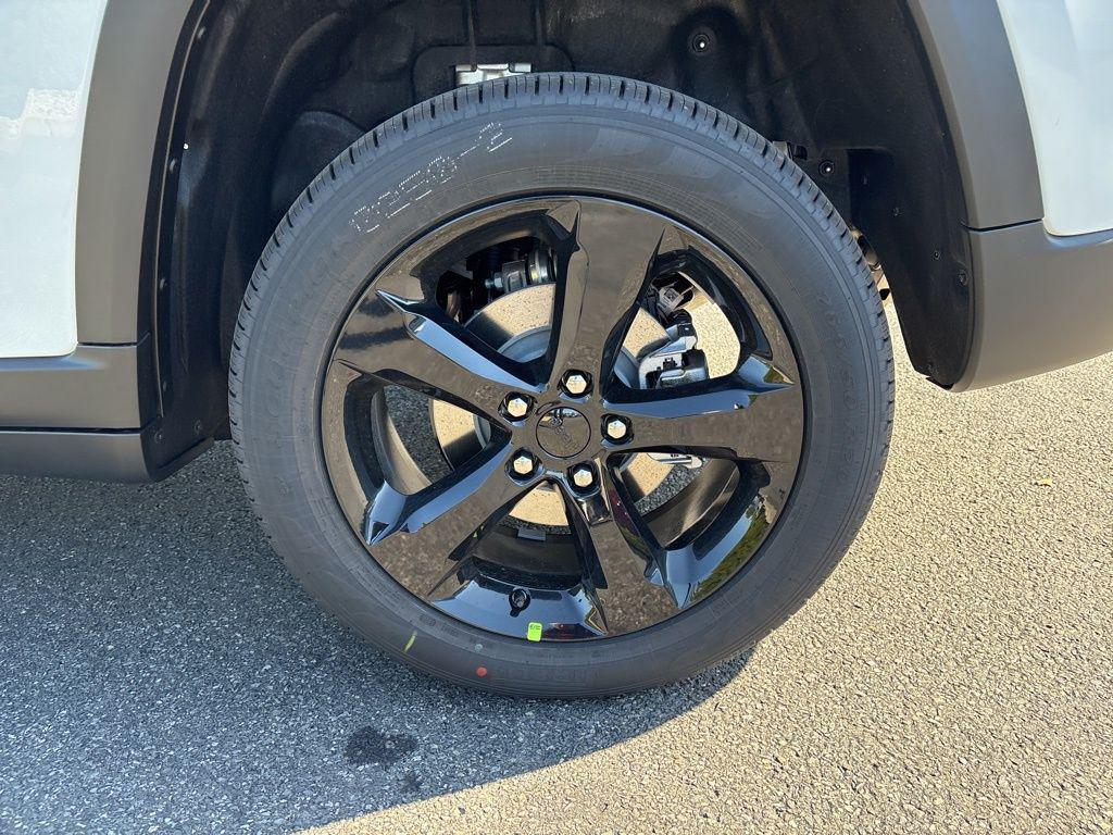 new 2025 Jeep Grand Cherokee car, priced at $50,612