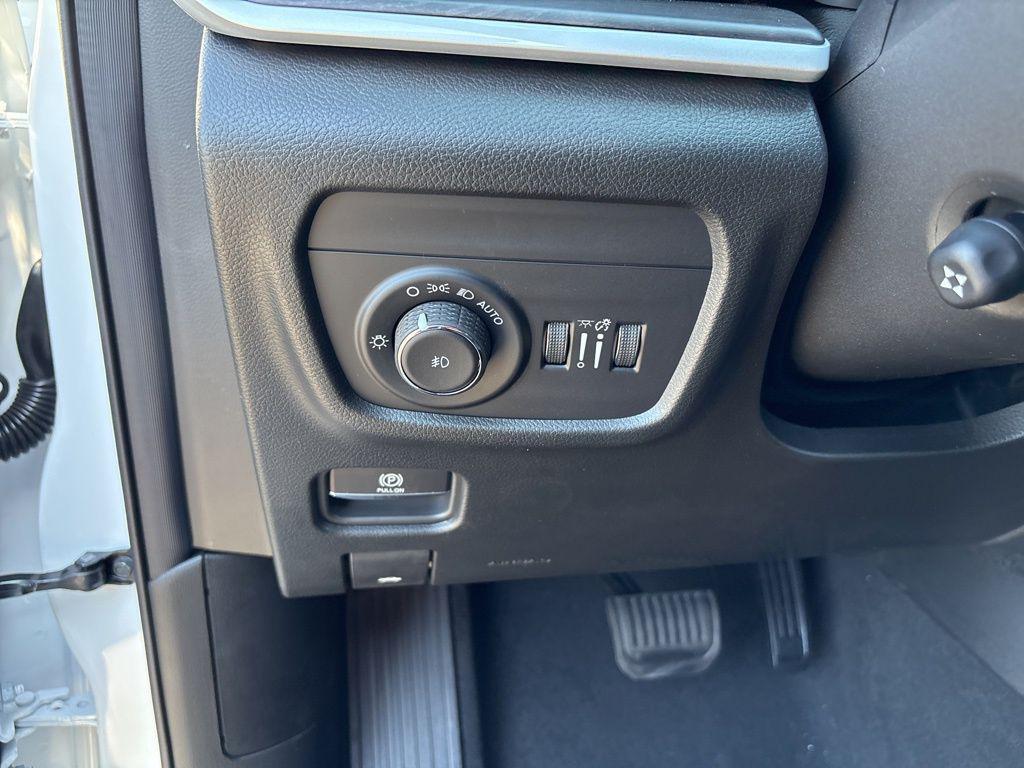 new 2025 Jeep Grand Cherokee car, priced at $50,612