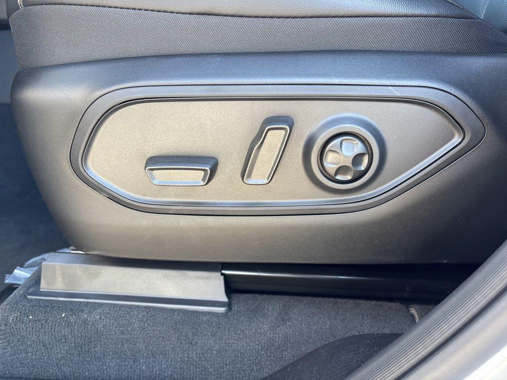 new 2025 Jeep Grand Cherokee car, priced at $50,612