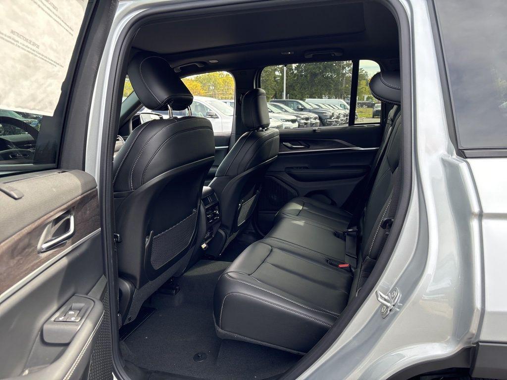 new 2025 Jeep Grand Cherokee car, priced at $51,184