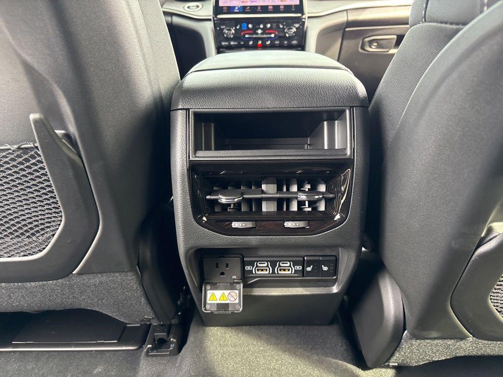 new 2025 Jeep Grand Cherokee car, priced at $51,184