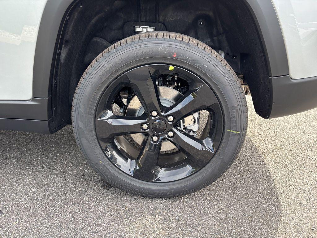 new 2025 Jeep Grand Cherokee car, priced at $51,184