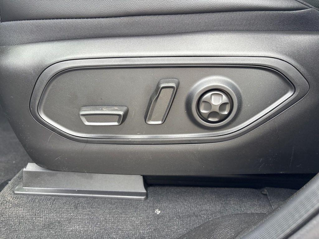 new 2025 Jeep Grand Cherokee car, priced at $51,184