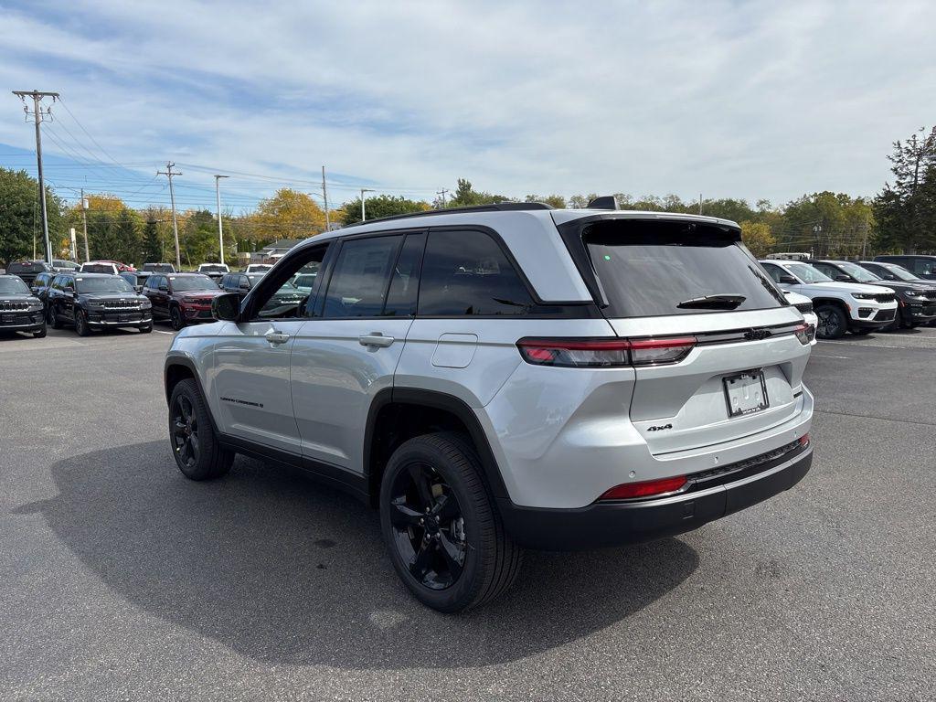 new 2025 Jeep Grand Cherokee car, priced at $51,184