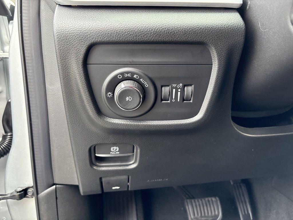 new 2025 Jeep Grand Cherokee car, priced at $51,184